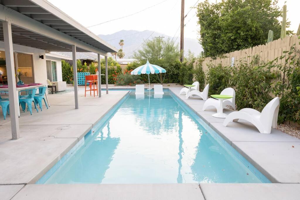 Villa Casa Palmina An Mcm Oasis Palm Springs Exterior foto